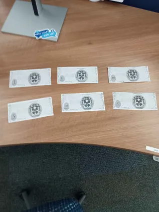 Second physical printed Éclat, back.)
